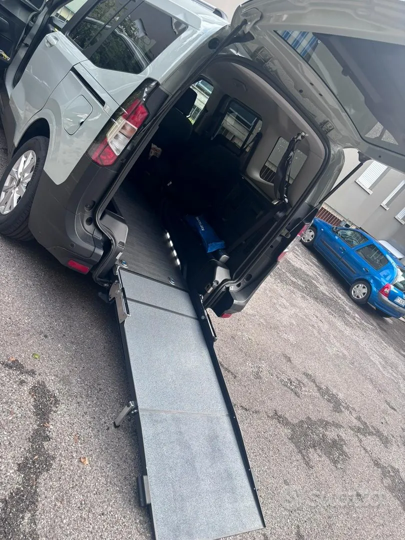 Ford Tourneo Courier 2026 photo 5