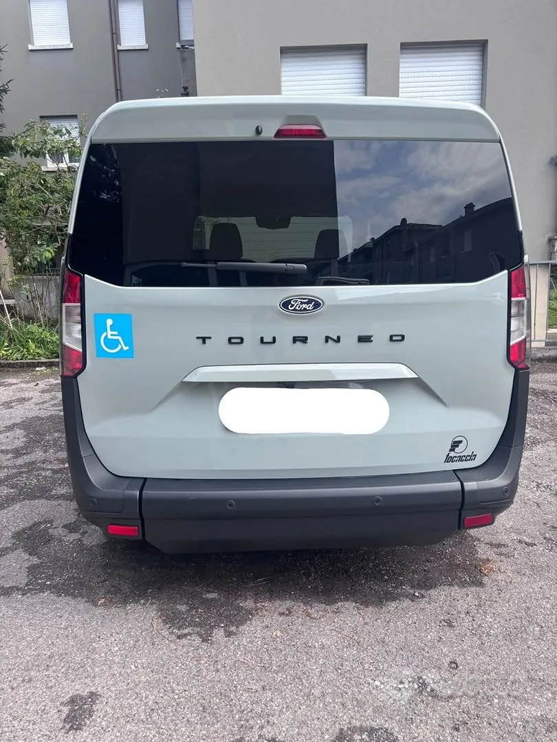 Ford Tourneo Courier 2026 photo 2