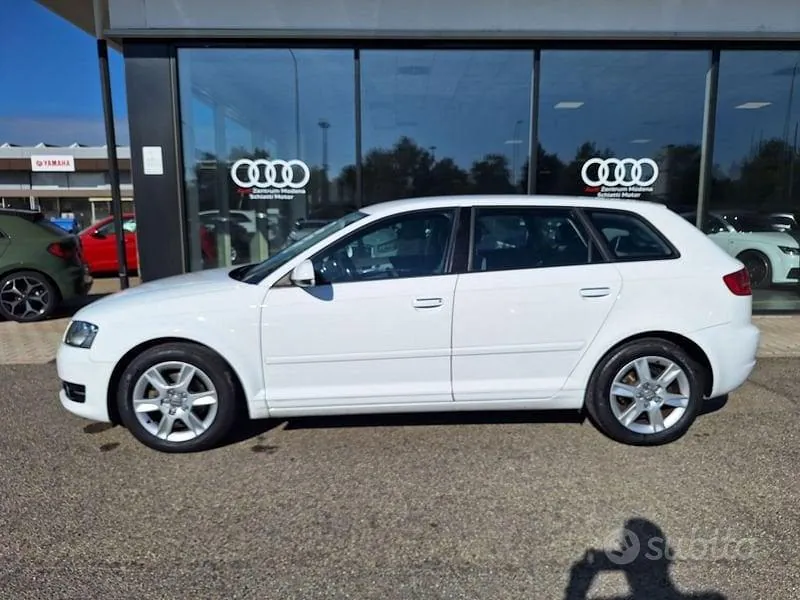 Audi A3 Sportback 2011 photo 3