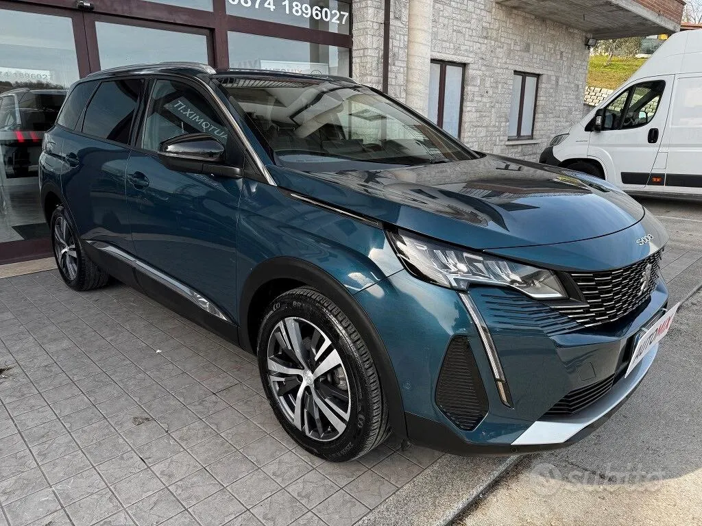 Peugeot 5008 2023 photo 3