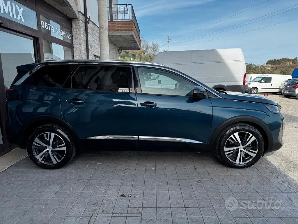 Peugeot 5008 2023 photo 4