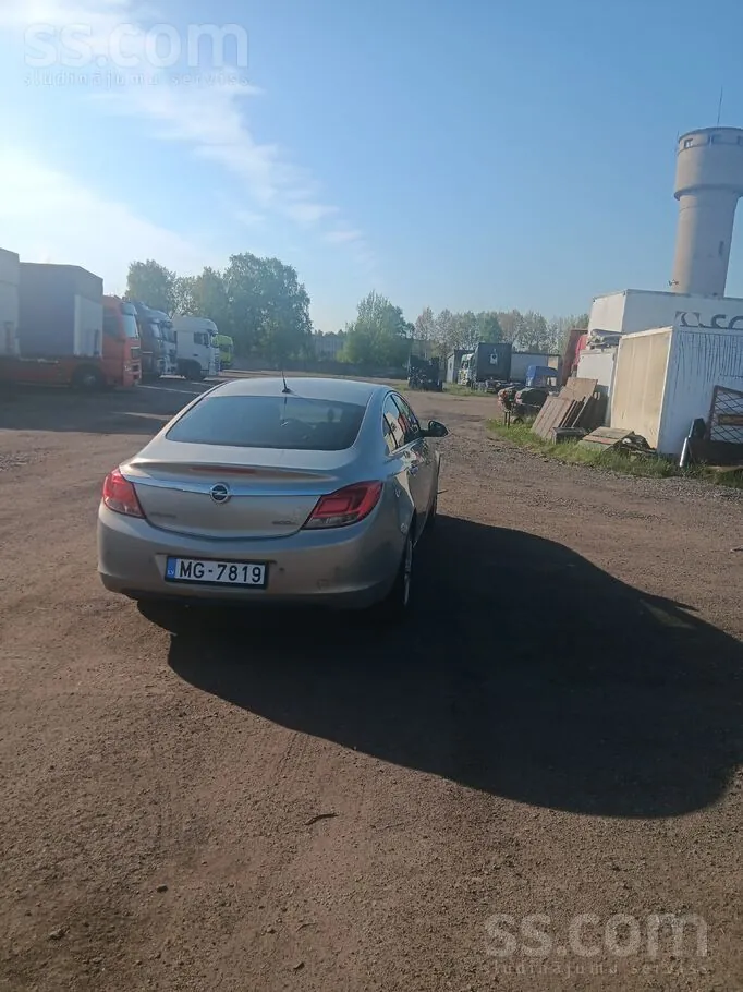 Opel Insignia 2010 photo 2