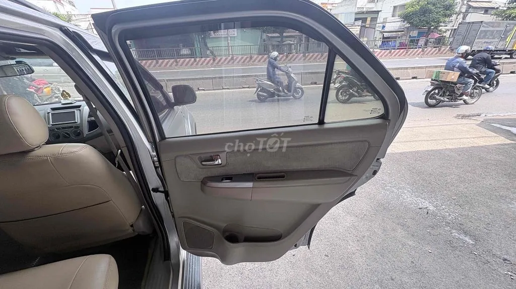 Toyota Fortuner 2009 photo 3