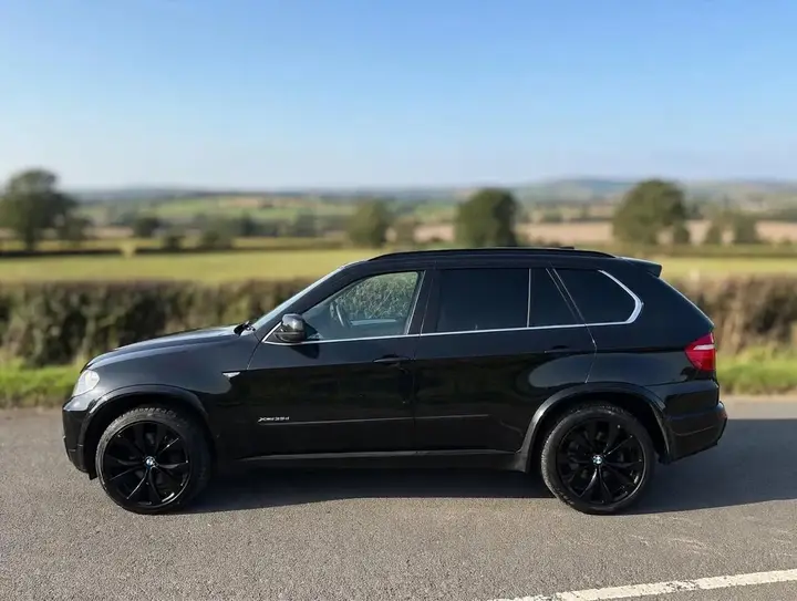 BMW X5 2009 photo 2