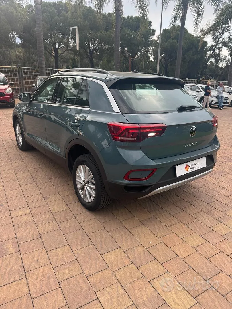 Volkswagen T-Roc 2023 photo 4