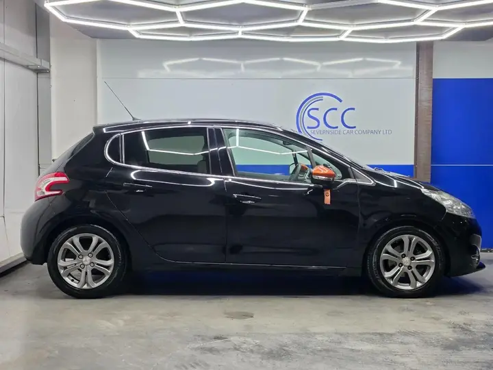 Peugeot 208 2014 photo 4