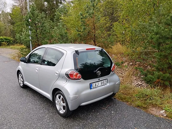 Toyota Aygo 2010 photo 3
