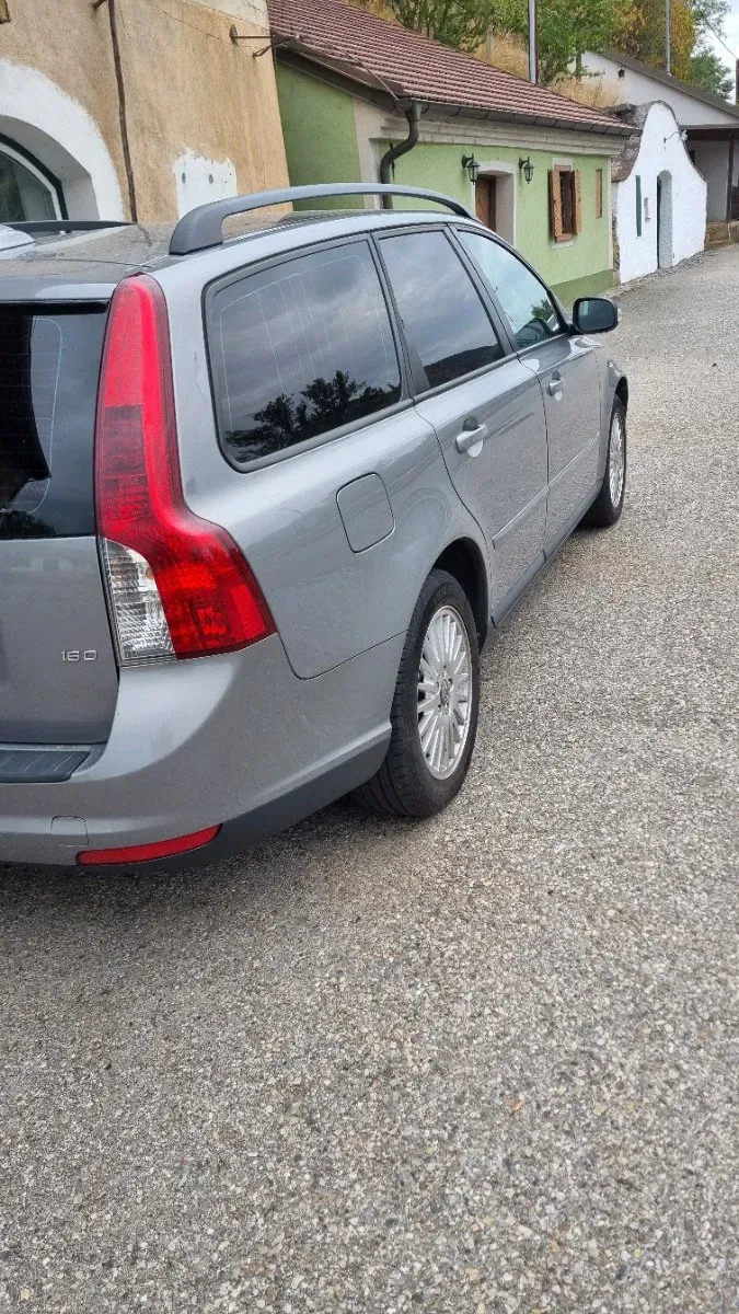Volvo V50 2007 photo 2