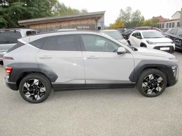 Hyundai Kona 2023 photo 2
