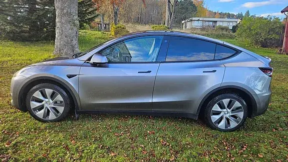Tesla Model Y 2023 photo 5