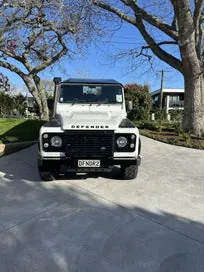 Land Rover Defender 2016 photo 2