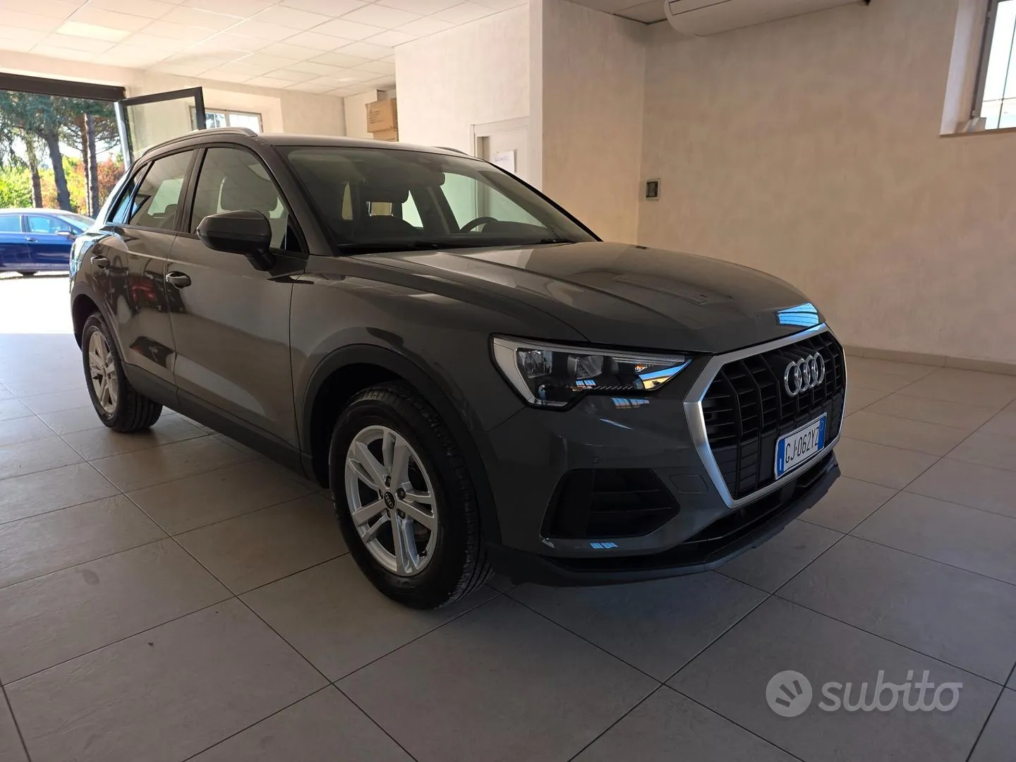 Audi Q3 2022 photo 2