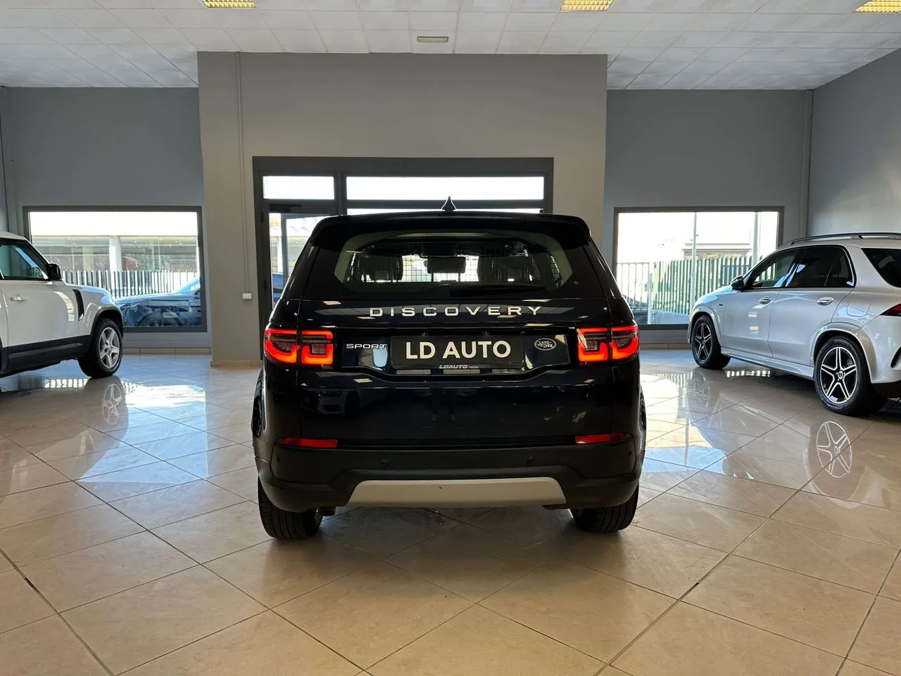 Land Rover Discovery Sport 2021 photo 5