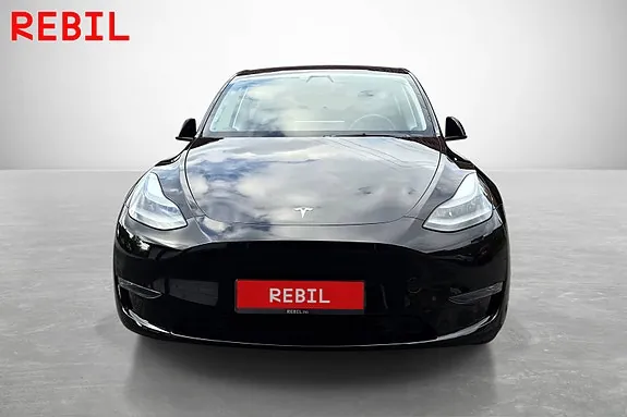 Tesla Model Y 2023 photo 2
