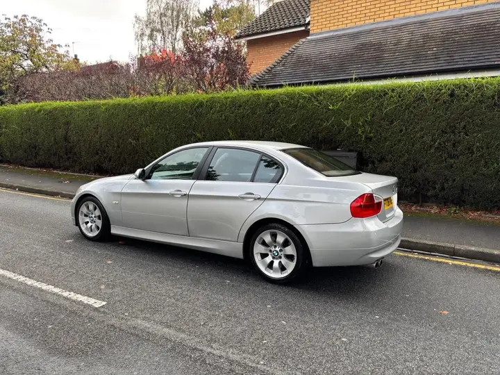 BMW 3 Series 2006 photo 2