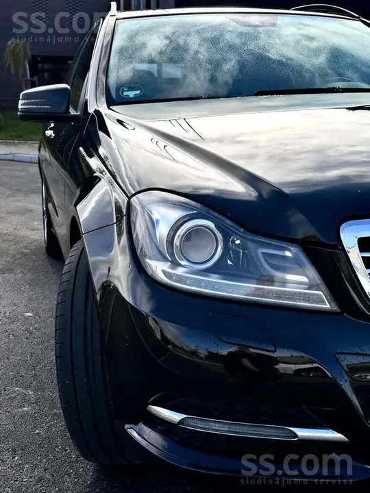 Mercedes-Benz C220 2013 photo 5