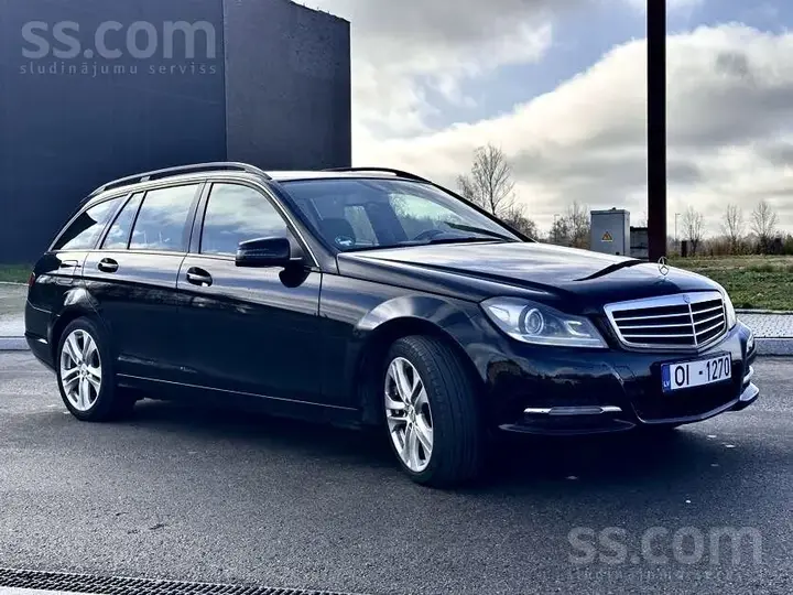 Mercedes-Benz C220