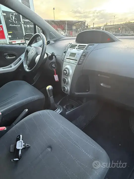 Toyota Yaris 2008 photo 3