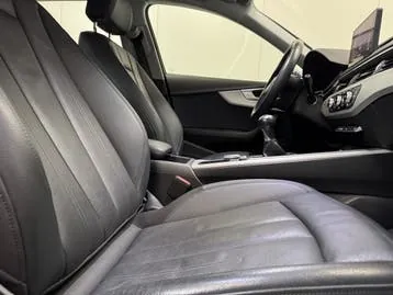 Audi A4 2019 photo 2