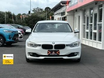 BMW 320I 2012 photo 3