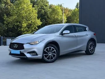 Infiniti Q30