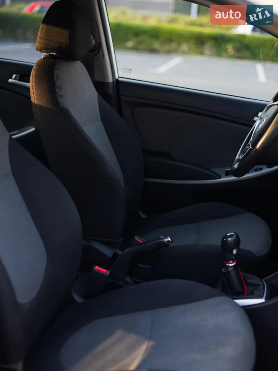 Hyundai Accent 2013 photo 4