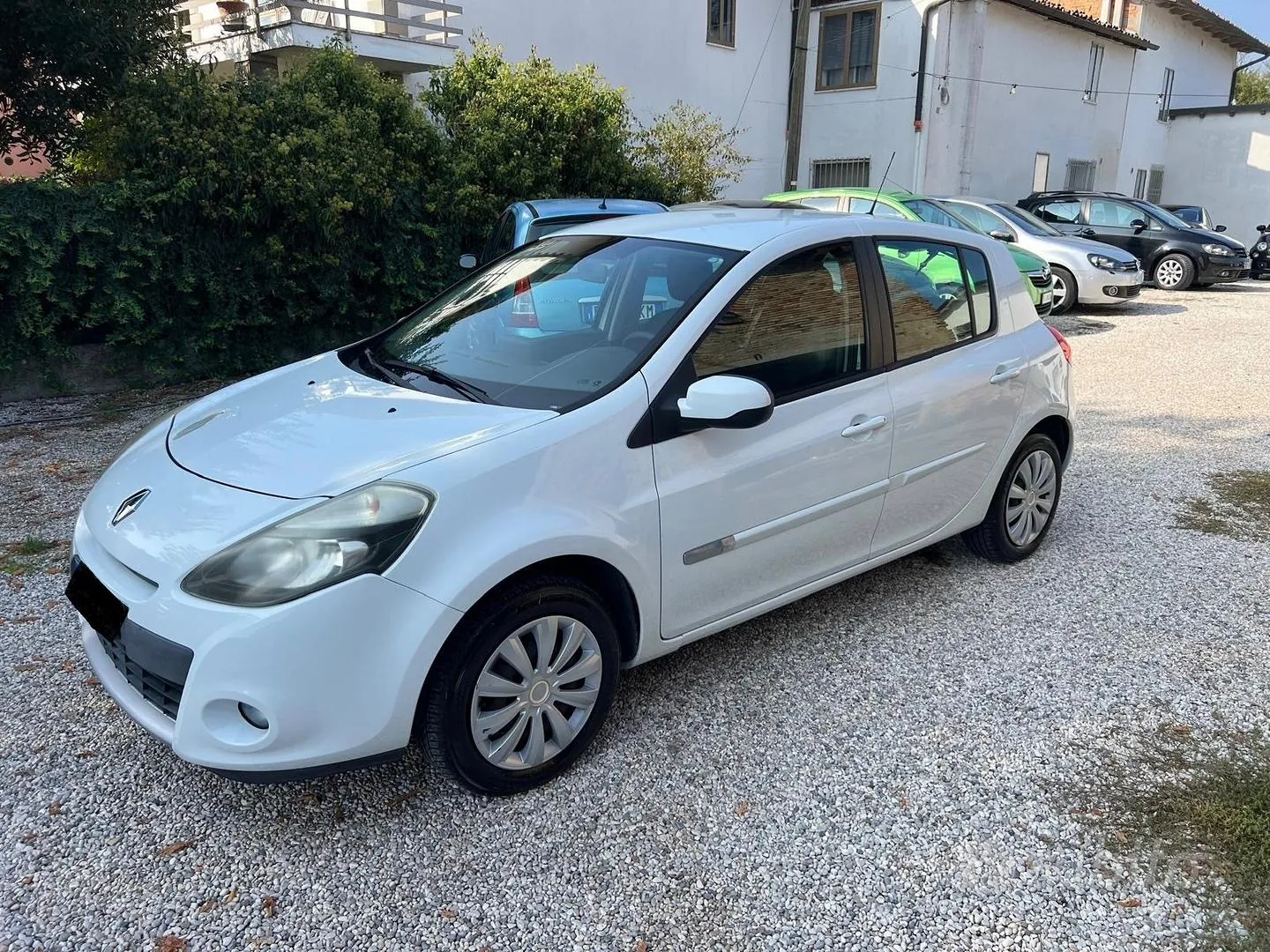 Renault Clio 2012 photo 2