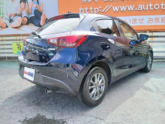 Mazda Demio 2017 photo 2