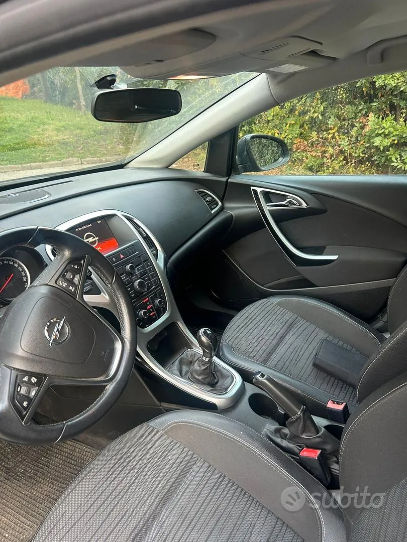 Opel Astra 2014 photo 5