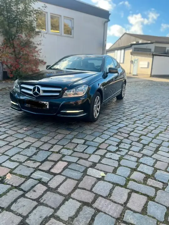 Mercedes-Benz C220