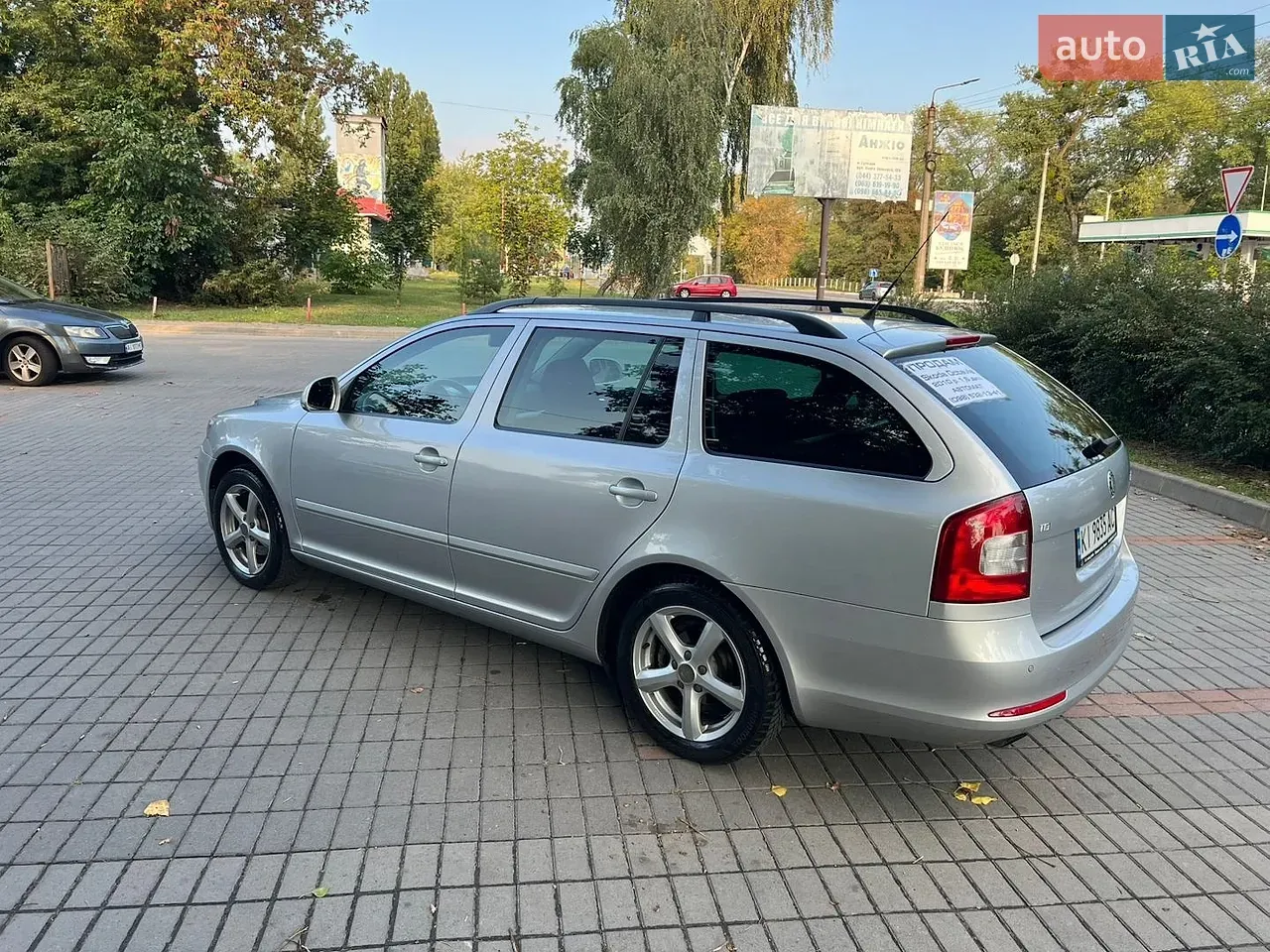 Skoda Octavia 2010 photo 2
