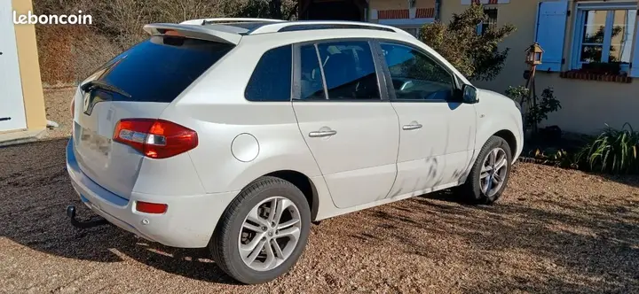 Renault Koleos 2011 photo 2