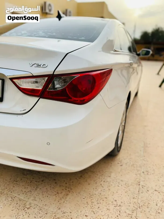 Hyundai Sonata 2011 photo 2
