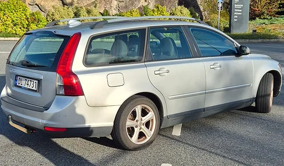Volvo V50 2008 photo 2