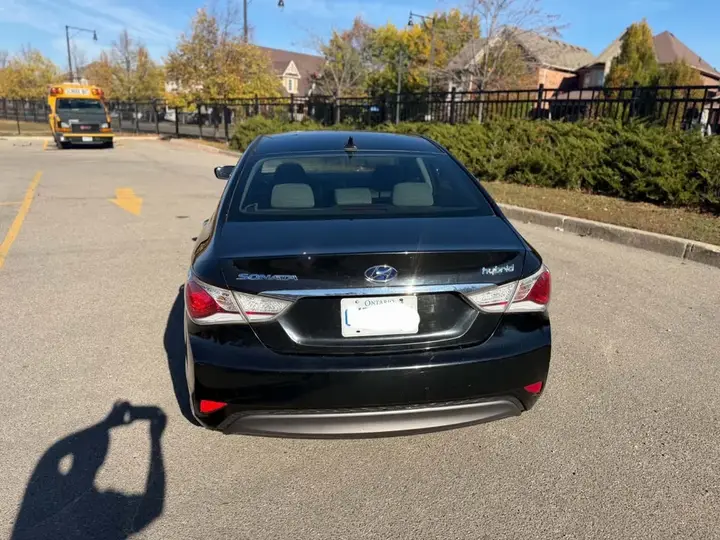 Hyundai Sonata 2013 photo 2