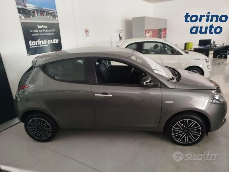 Lancia Ypsilon 2024 photo 2
