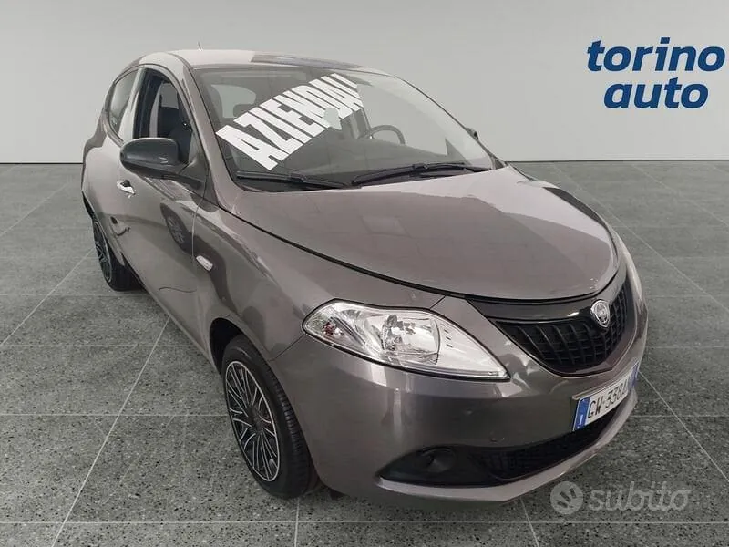 Lancia Ypsilon