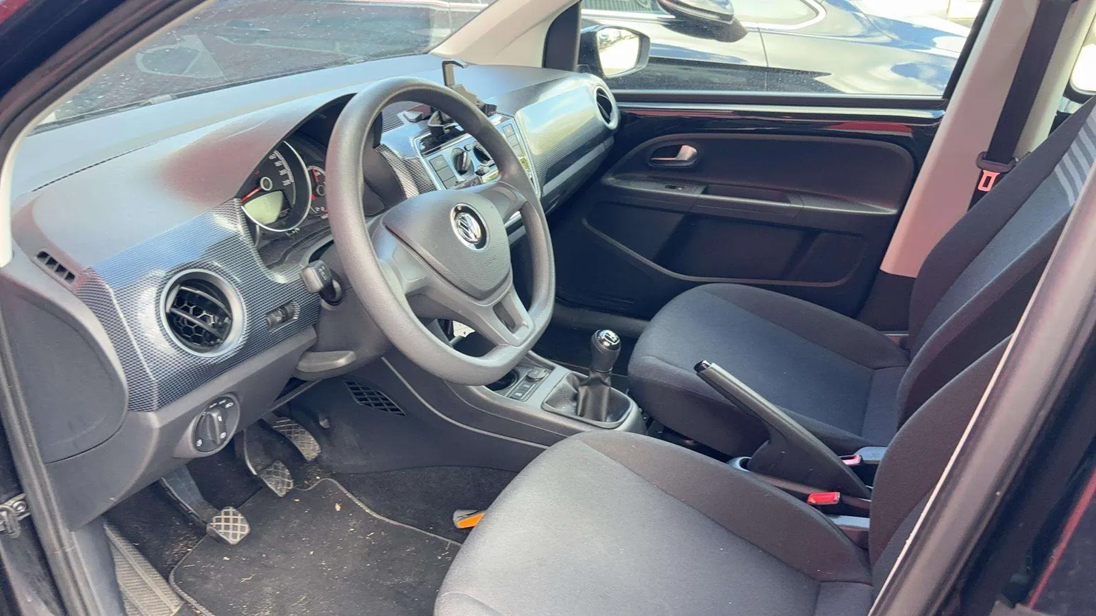 Volkswagen Up 2017 photo 4
