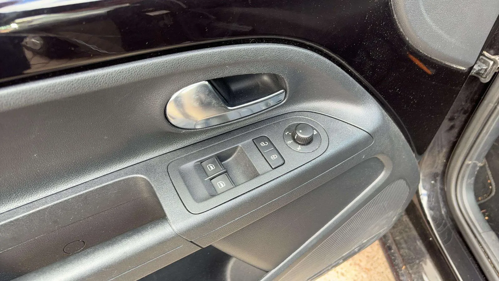 Volkswagen Up 2017 photo 5