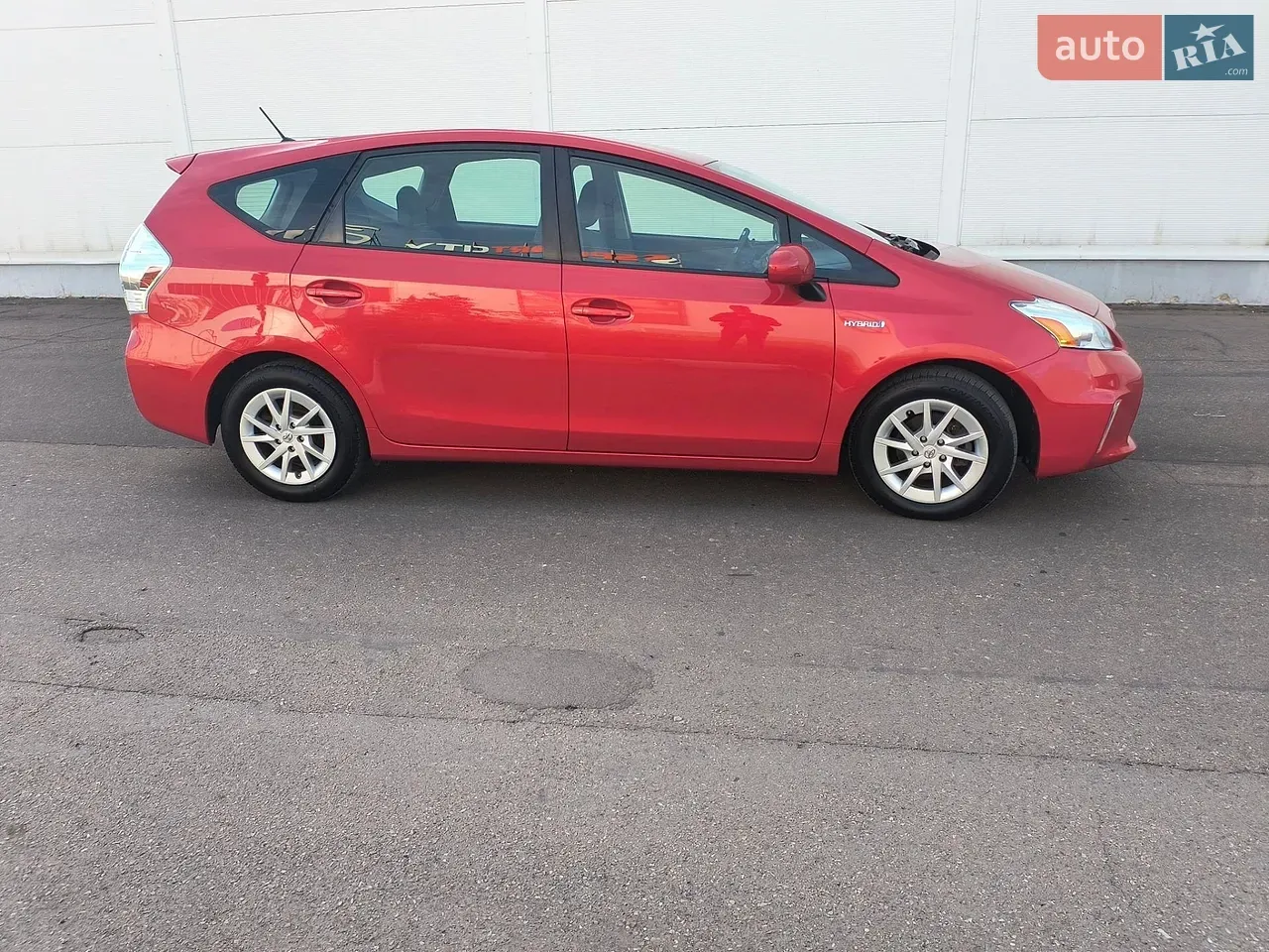 Toyota Prius V 2013 photo 3