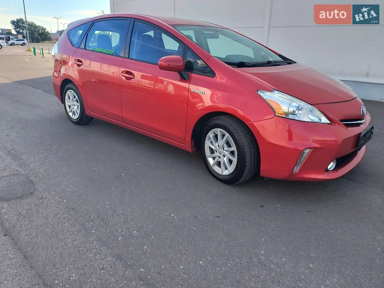 Toyota Prius V 2013 photo 4