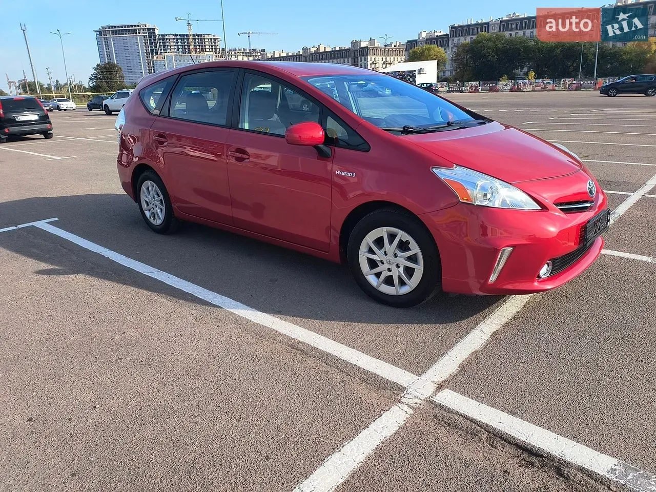 Toyota Prius V 2013 photo 2
