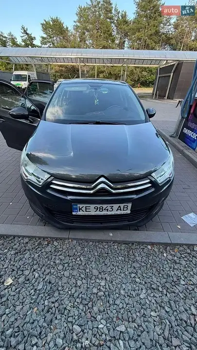 Citroen C4 2012 photo 2