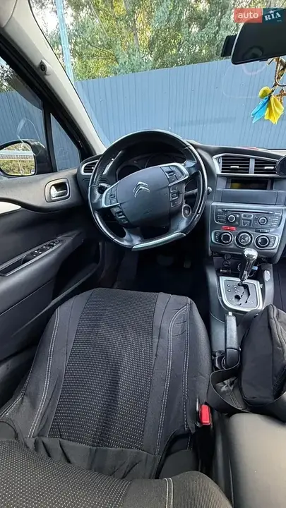 Citroen C4 2012 photo 3