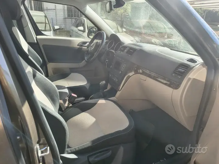 Skoda Yeti 2011 photo 5