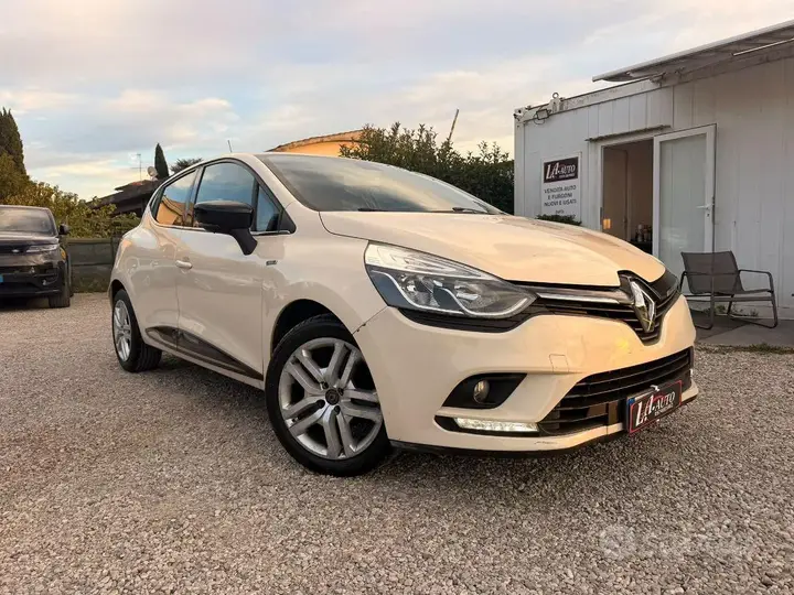Renault Clio 2018 photo 2