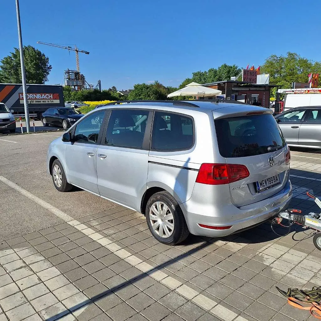 Volkswagen Sharan 2011 photo 3