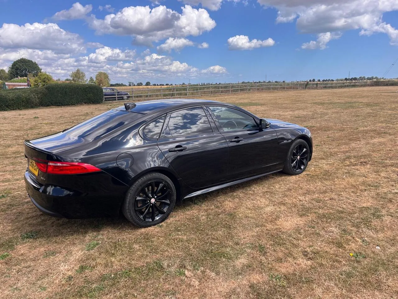 Jaguar Xf 2018 photo 3