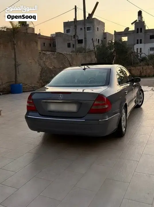 Mercedes-Benz E-Class 2004 photo 2