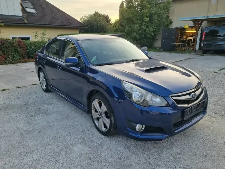 Subaru Legacy 2010 photo 2
